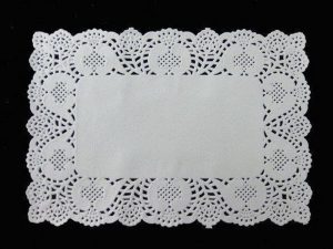 250 PCS RECTANGULAR WHITE DOYLEYS 25X37CM NO.2