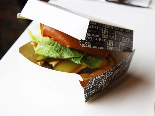 200 PCS BURGER BOX MEDIUM 140X140X70MM