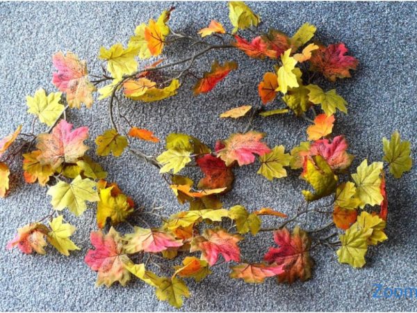STUNNING AUTUMN LEAF GARLANDS PLASTIC